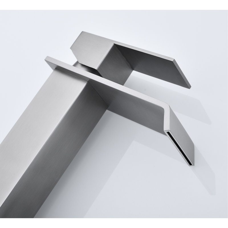 Robinet à poignée simple pour évier de salle de bain Waterfall, Brushed Nickel