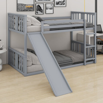Lit superposé au plancher avec glissade et échelle, tête de lit et pied de lit