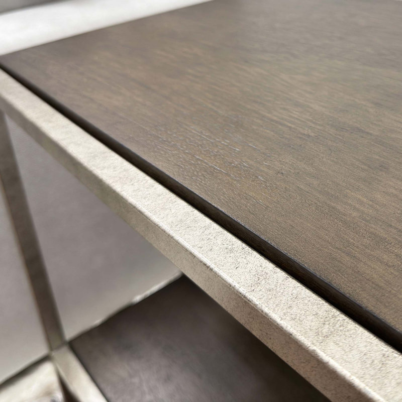 Table de bout en métal avec tablette