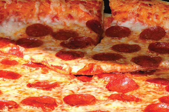 « pepperoni pizza » par jason pierce, reproduction de photo