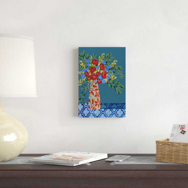 «A Gathering of Flowers II» par Regina Moore - peinture sur toile tendue, H 12 po x l 8 po