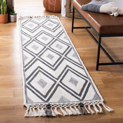 Gaetana Hand Tufted Jute/Cotton Geometric Rug in Gray/Ivory