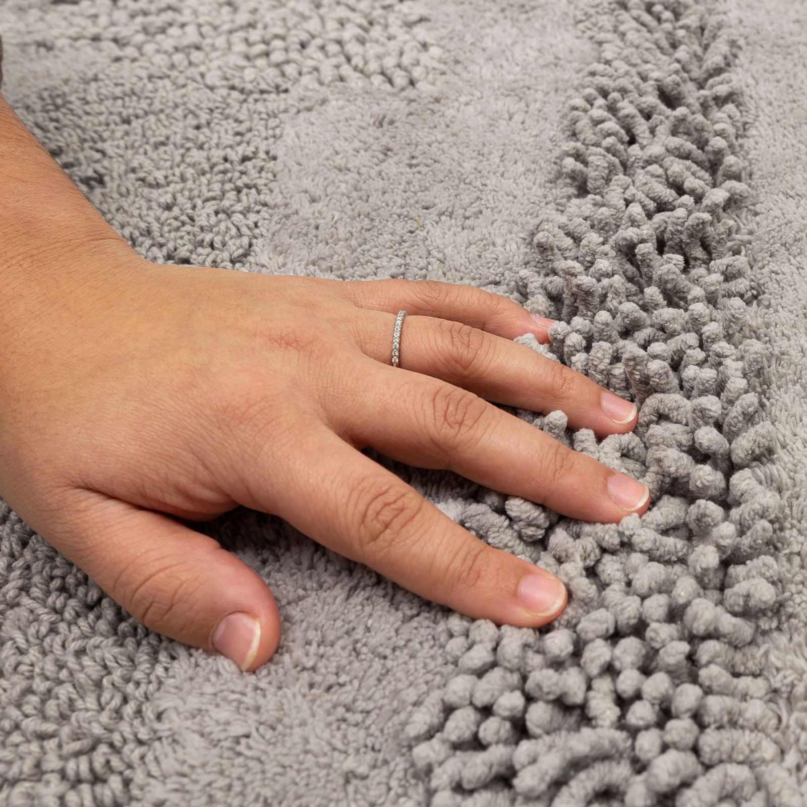 Laverne Solid Cotton Bath Rug, 24" W x 60" L, Silver