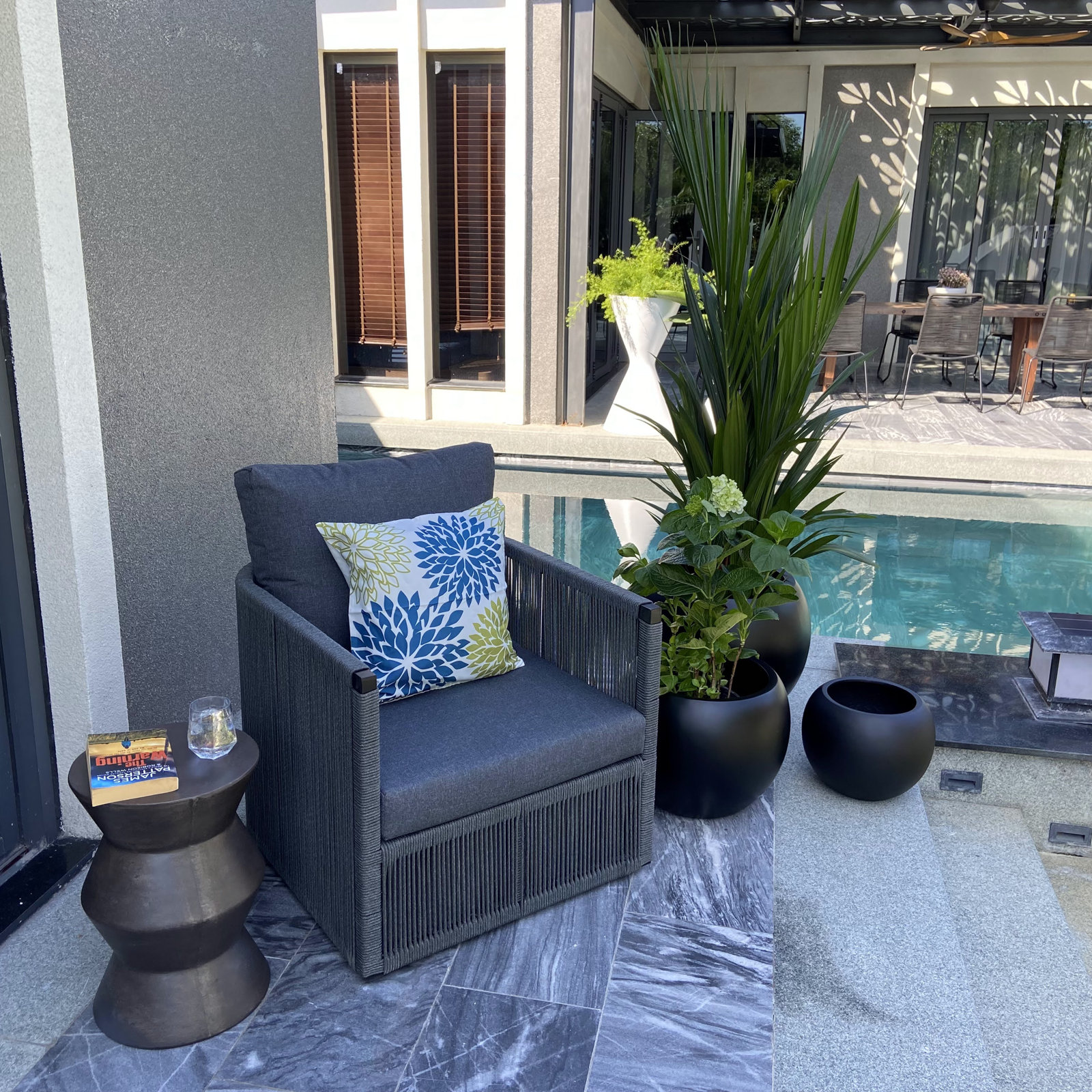Dorlis 21" Pot Planter, Black, 13.5" H x 17" W x 17" D
