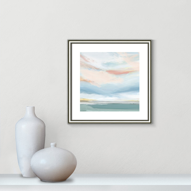 «Delphi Sweetness I» par Isabelle Z - reproduction, Papier avec cadre argenté, H 18,25 po x l 18,25 po x P 0,88 po