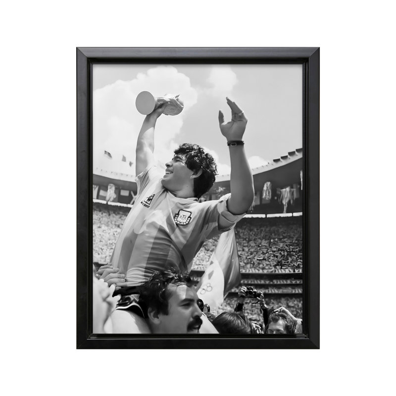 Photographie de football Diego, Black Framed, Canvas, 16"H x 20"W