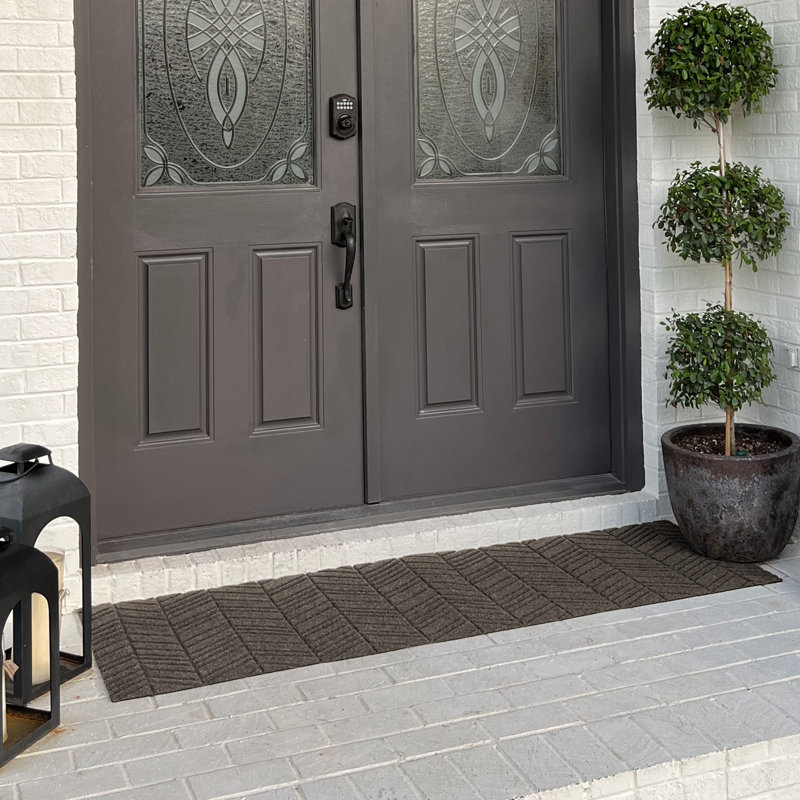WaterHog® Luxe In Vein Non-Slip Indoor Outdoor Runner Doormat, 21.5" W x 70" L, Greige 