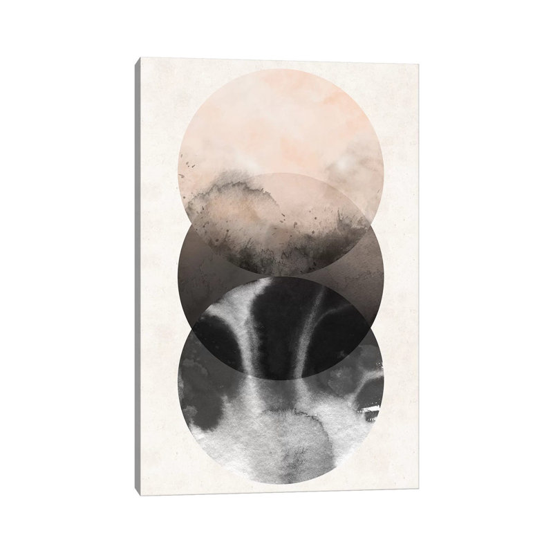 «Nude and Pearl I» par Pixy, impression sur toile tendue, H 40 po x l 26 po x P 1,5 po