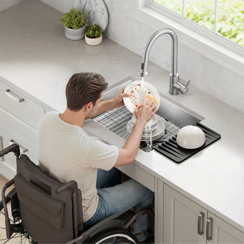 Évier de cuisine en acier inoxydable de calibre 18 KRAUS conforme à l'ADA KRAUS, 5.5" H x 19" W x 24.5" D, Sous-comptoir