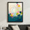 Abstrait moderne et moderne Des tourbillons abstraits colorés s'entrelacent avec des formes vibrantes, de style peinture acrylique expressive. Toile encadrée 24 "x 36" avec cadre en bois noir