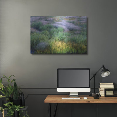  «Yellow and Green Grasses - Yellowstone» par Jim Becia, art mural en métal, 36 po x 24 po