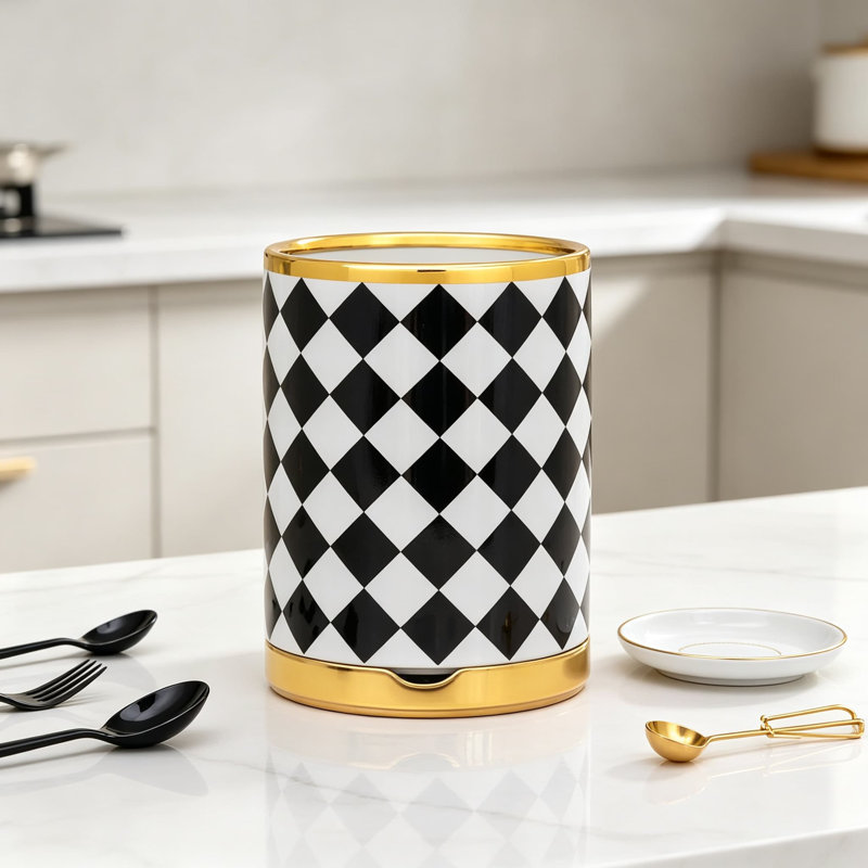 Ensemble d'ustensiles à carreaux noir et blanc avec repose-cuillère doré, grand organisateur de cuisine en céramique pour comptoir, élégant décor de cuisine à carreaux