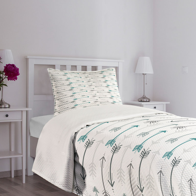 Twin White Quilted Bedspread Set with Arrow Pattern