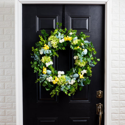Pas d'œuf caché - Hortensia verte, eucalyptus et couronne d'œuf de Pâques mouchetée turquoise et dorée