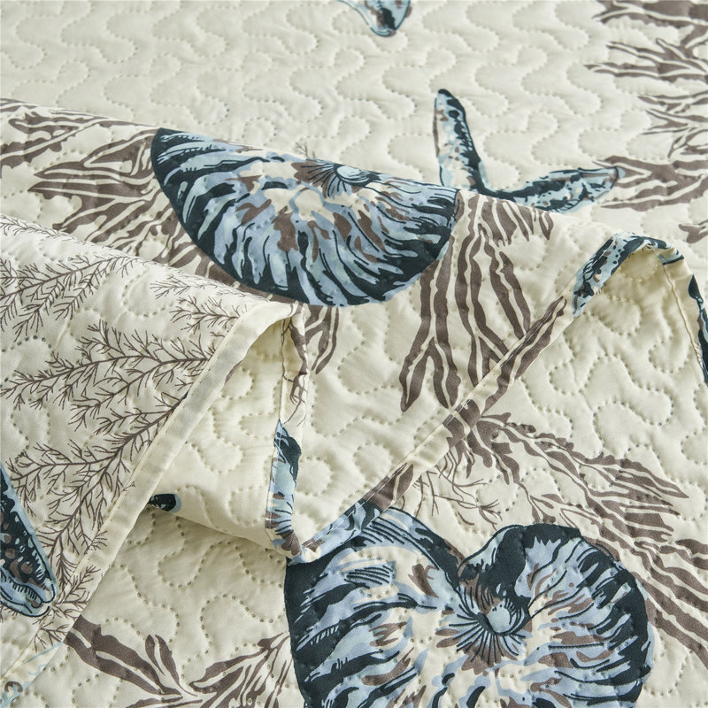 QSM03-04 Coastal Animal Print Quilt, Queen Quilt + 2 Shams