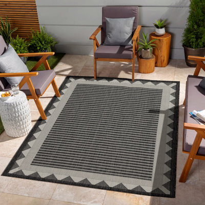 Tapis intérieur / extérieur 7 pi 10 po x 10 pi 3 po