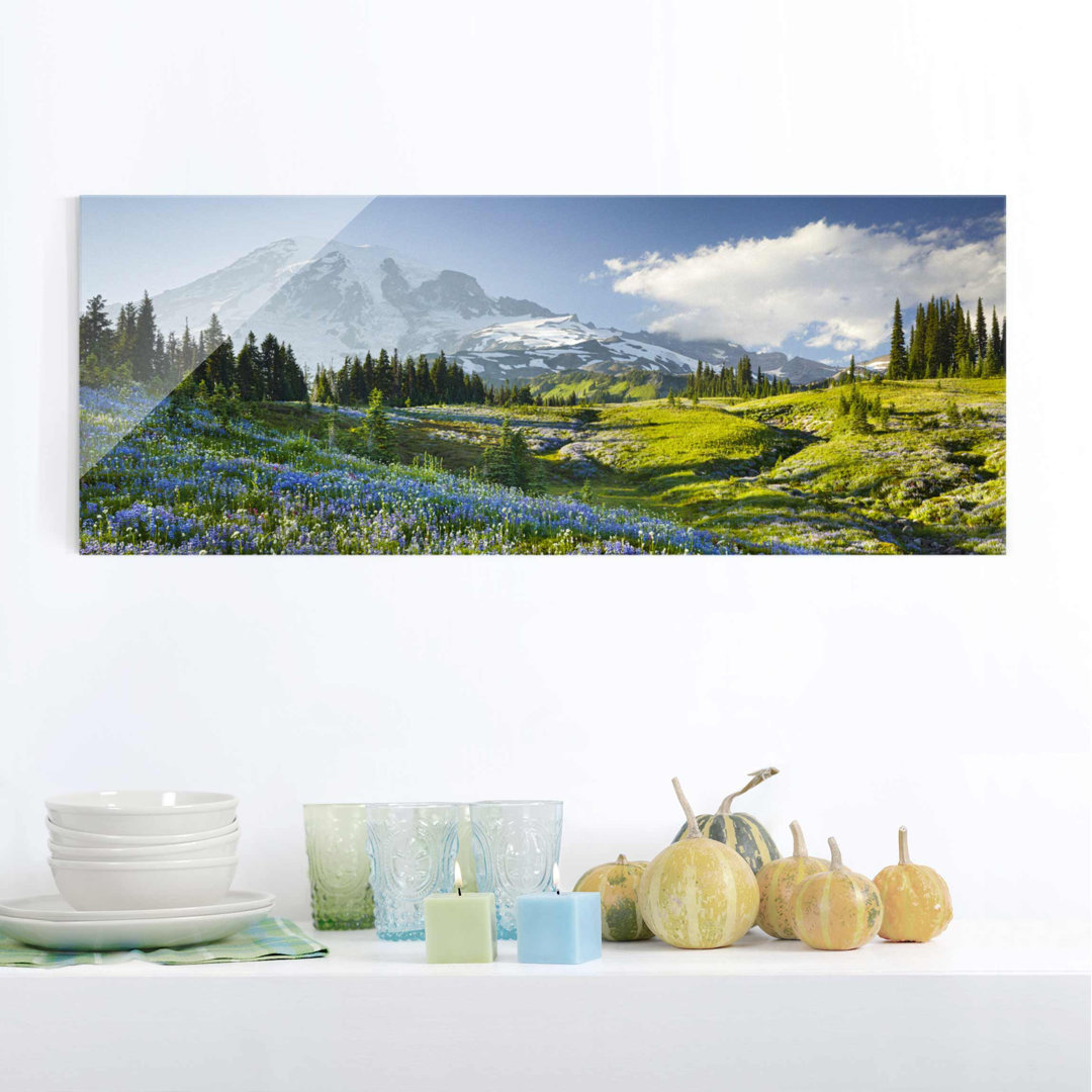 Glasbild Bergwiese mit Blumen vor dem Mt. Rainier Panorama Horizontal