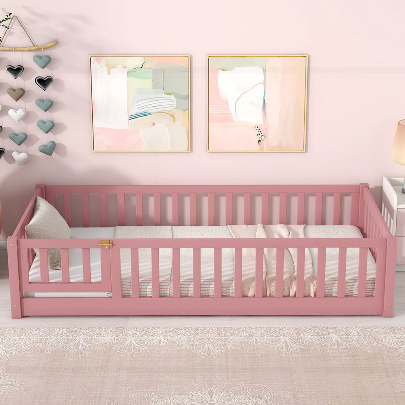 Lit plateforme au plancher avec clôture et porte, Lit simple, Rose