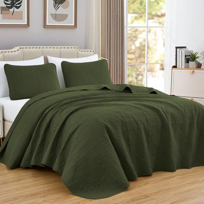 Luca 3-Piece Lightweight Microfiber Oversized Bedspread Set