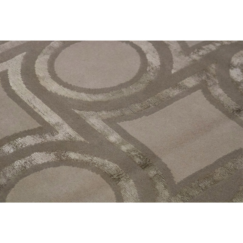 High-Quality Hand-Knotted Rose And Brown Area Rug