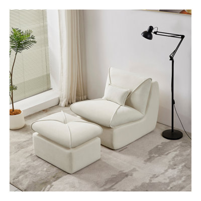 Méridienne compressée confortable avec repose-pieds, idéale pour diverses pièces