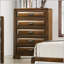 Commode 5 tiroirs style transitionnel avec queue d'aronde anglaise, glissières en métal et poignées élégantes pour le rangement dans la chambre à coucher