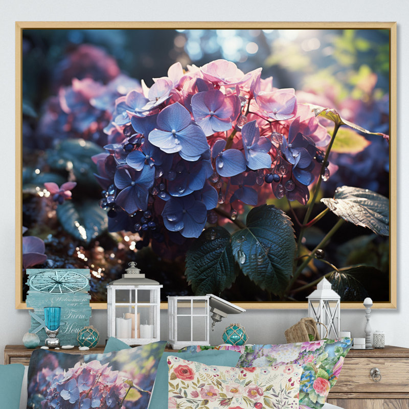 Champ d'hortensia mauve - imprimé, 34" H x 44" W, Gold Picture Framed