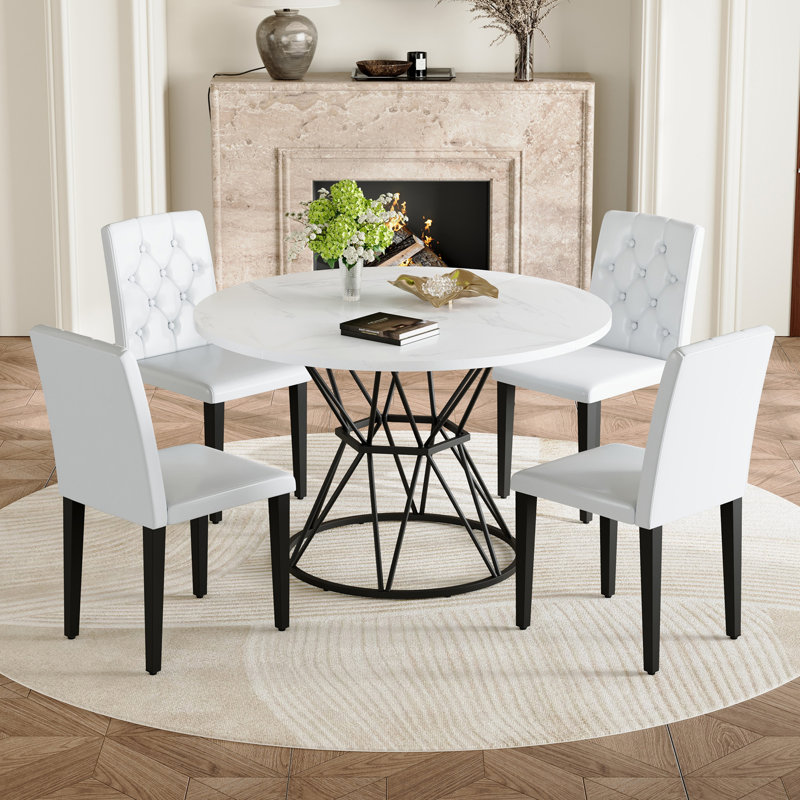 Ensemble de table et chaises, 5 Pieces: Table, 4 Chairs, Blanc