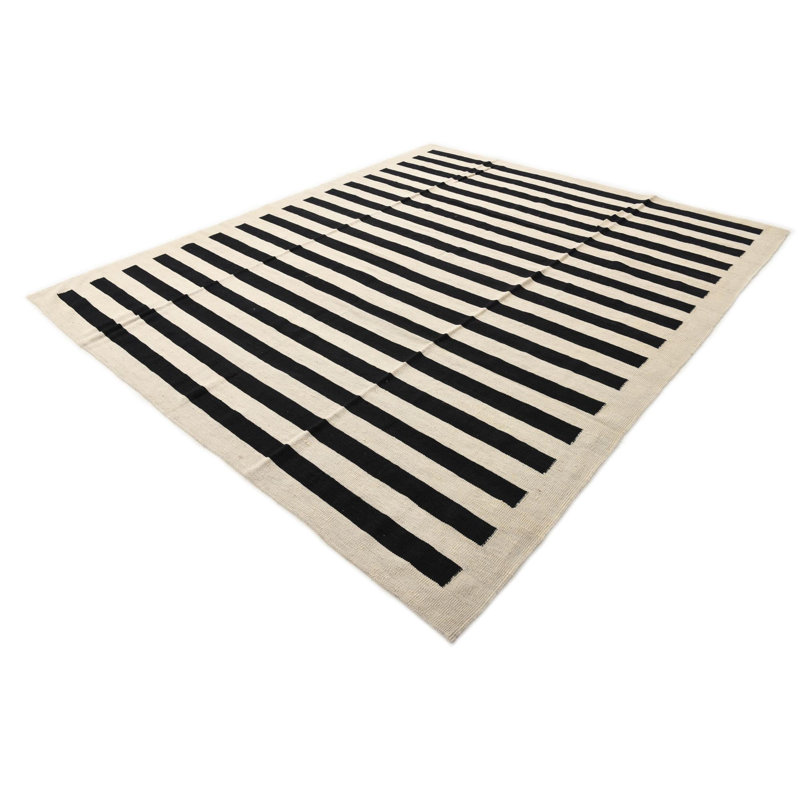 Tapis noir et blanc Noor