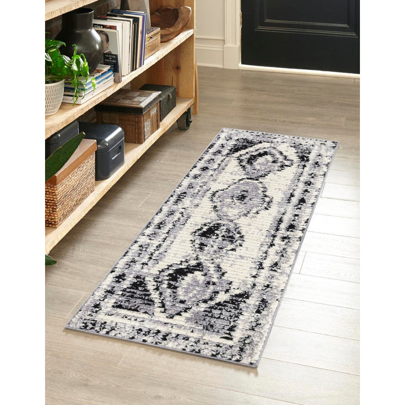 Ithalia Oriental Indoor Rug, Runner 2'7" x 12'
