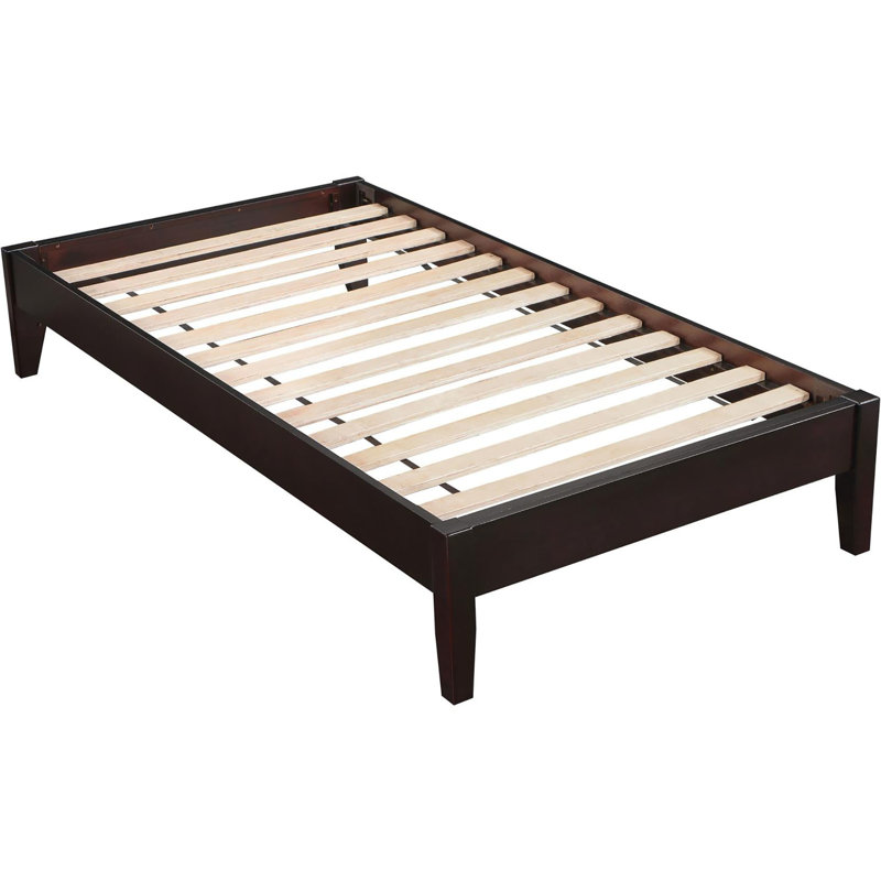 Lit plateforme de couleur cappuccino, s'harmonisant bien avec le lit de mobilier de chambre à coucher, répondant à différents besoins fonctionnels