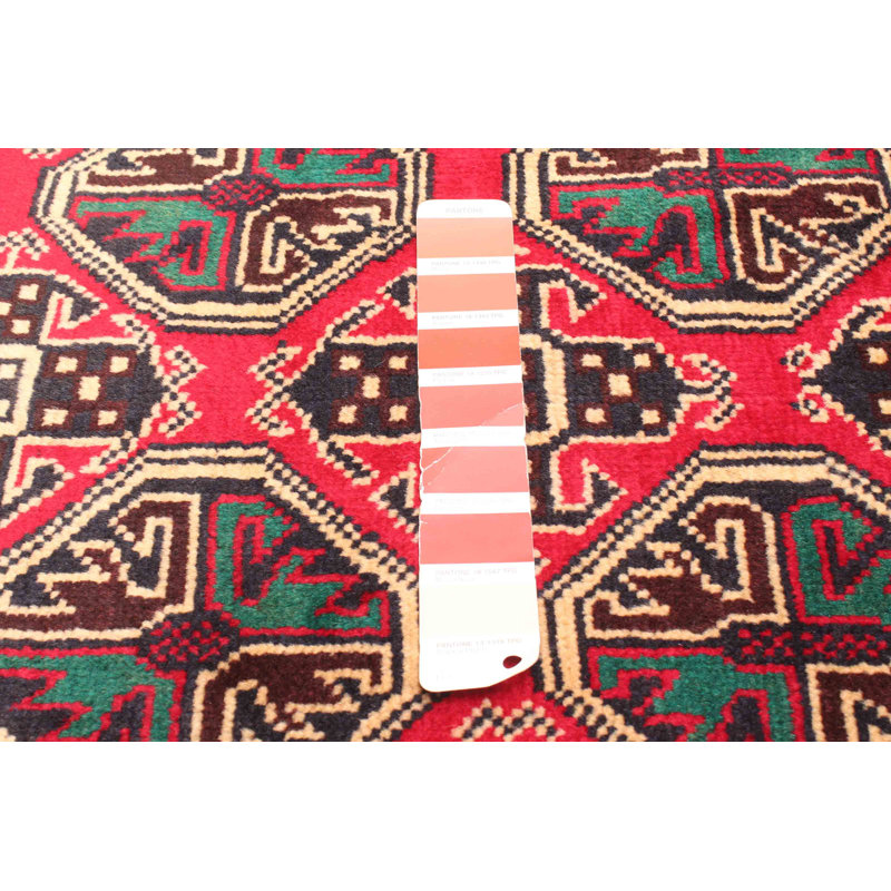 Tapis rouge Teimani 2 pi 8 po x 4 pi 9 po