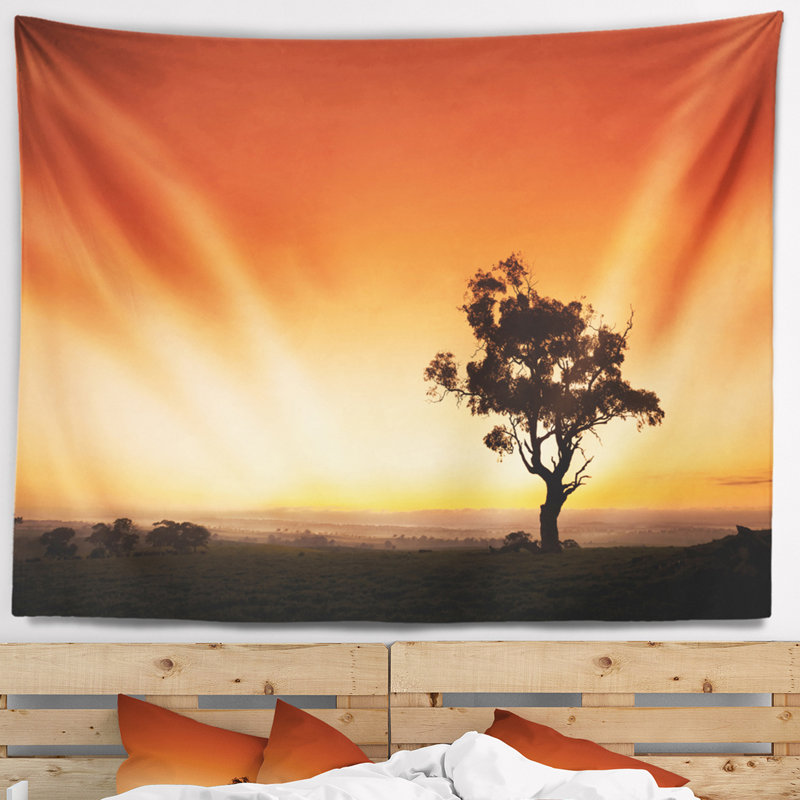 Paysage paysage lever du soleil avec tapisserie arbre solitaire, H 32 po x l 39 po