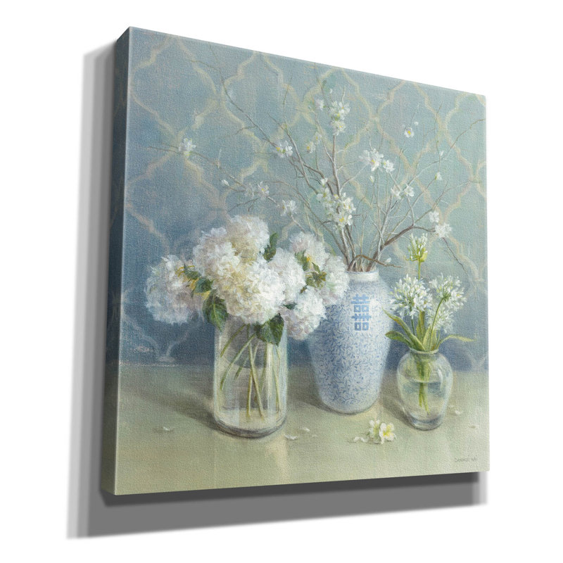 «Spring Blossoms Still Life» par Danhui Nai, art mural sur toile, H 37 po x l 37 po