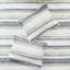 Courtepointe très grand / très grand avec imprimé jaune. Aquarelle rayée pour une chambre à coucher élégante. Microfibre douce et coussins décoratifs, très grand. Tranquille à imprimé paisible-124754851-124754849