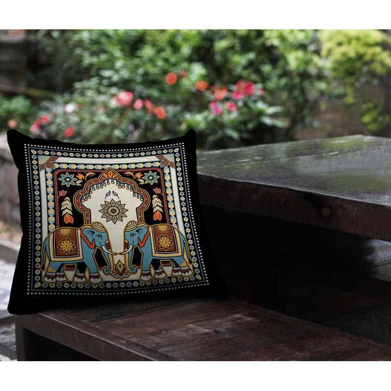Coussin intérieur / extérieur Rikita Elephant, Noir / brun / bleu / orange, Carré 19 po