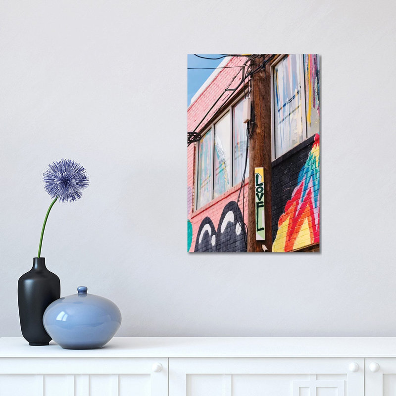 Spread Love par Bethany Young - impression sur toile tendue, H 40 po x l 26 po x P 1,5 po