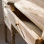 Bureau rectangulaire brun en bois massif et manufacturé avec 5 tiroirs
