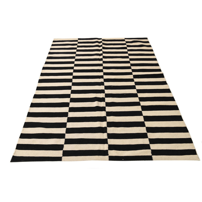 Tapis noir et blanc Petrella