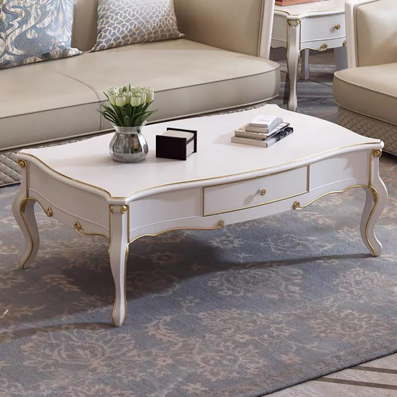 Table basse légère de luxe sculptée et dorée