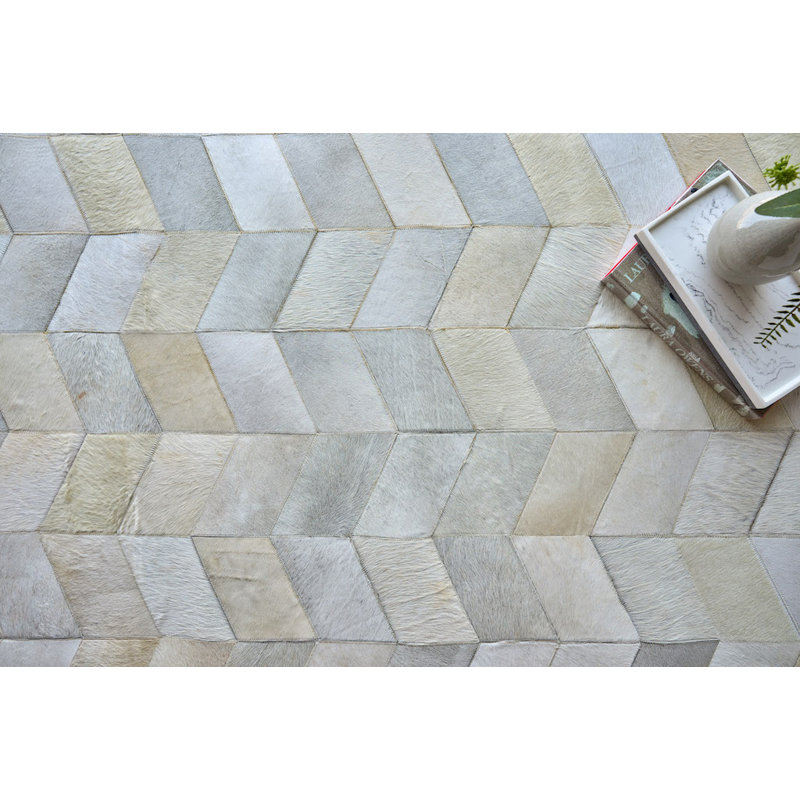 Natural Hide Cowhide Geometric Area Rug in Ivory, Rectangle 8' x 11'