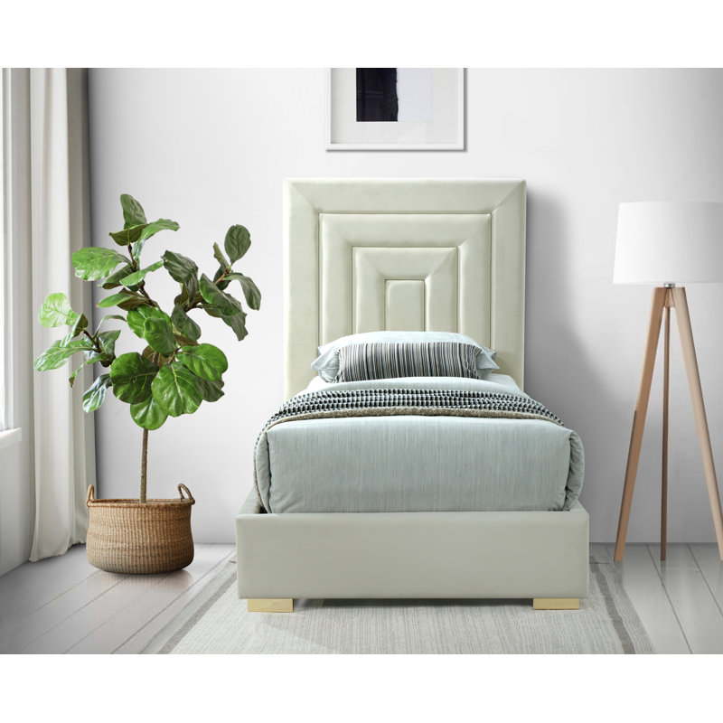 Lit plateforme tapissier Nora, Velours crème, Simple