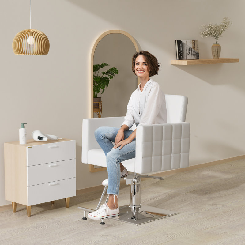 Fauteuil de salon pivotant en similicuir Kynslea, Blanc