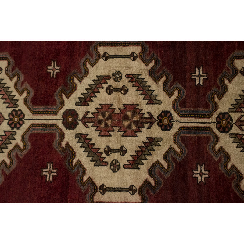 Tapis unique en laine noué à la main rouge Mazlaghan des années 1980 de 4 pi 6 po x 6 pi 8 po