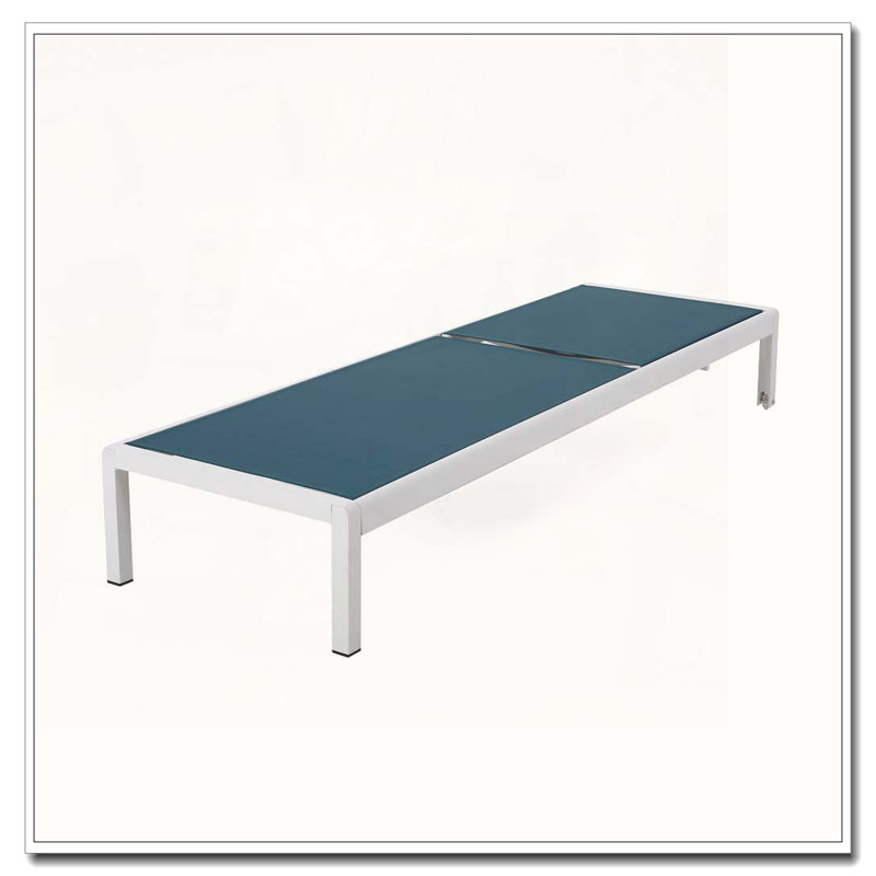 CHAISE LUNGE, Blanc et bleu