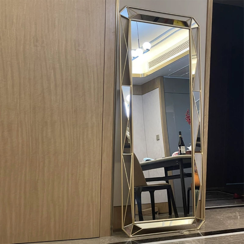 Miroir mural en fer pleine longueur