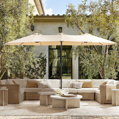 Parasol de terrasse surdimensionné de 15 pi - Parasol beige avec base, auvent beige résistant aux rayons UV, ouverture de joystick et inclinaison réglable, convient aux jardins, au bord de la piscine, dans la cour