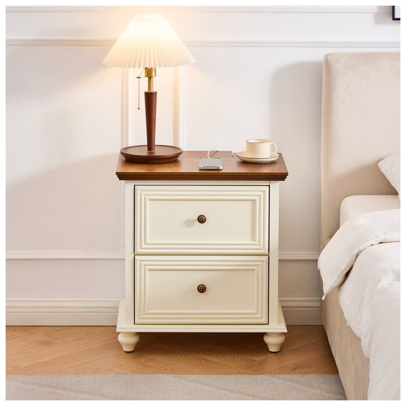 Table de chevet 22,9 po Mid-Century moderne avec station de recharge en bois massif brun et blanc