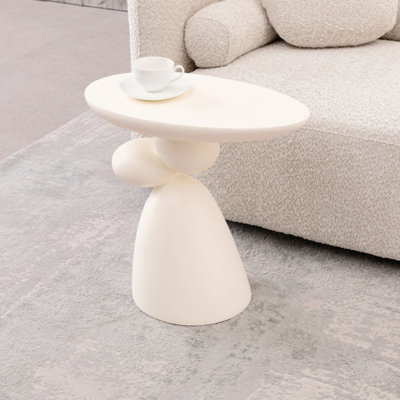 Table basse avec décoration