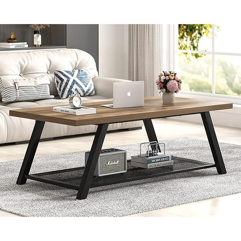 Table basse, centre moderne en bois rustique et centre en métal.